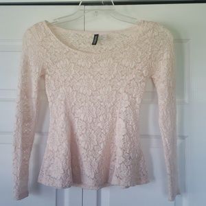 H & M Peach colored lace top